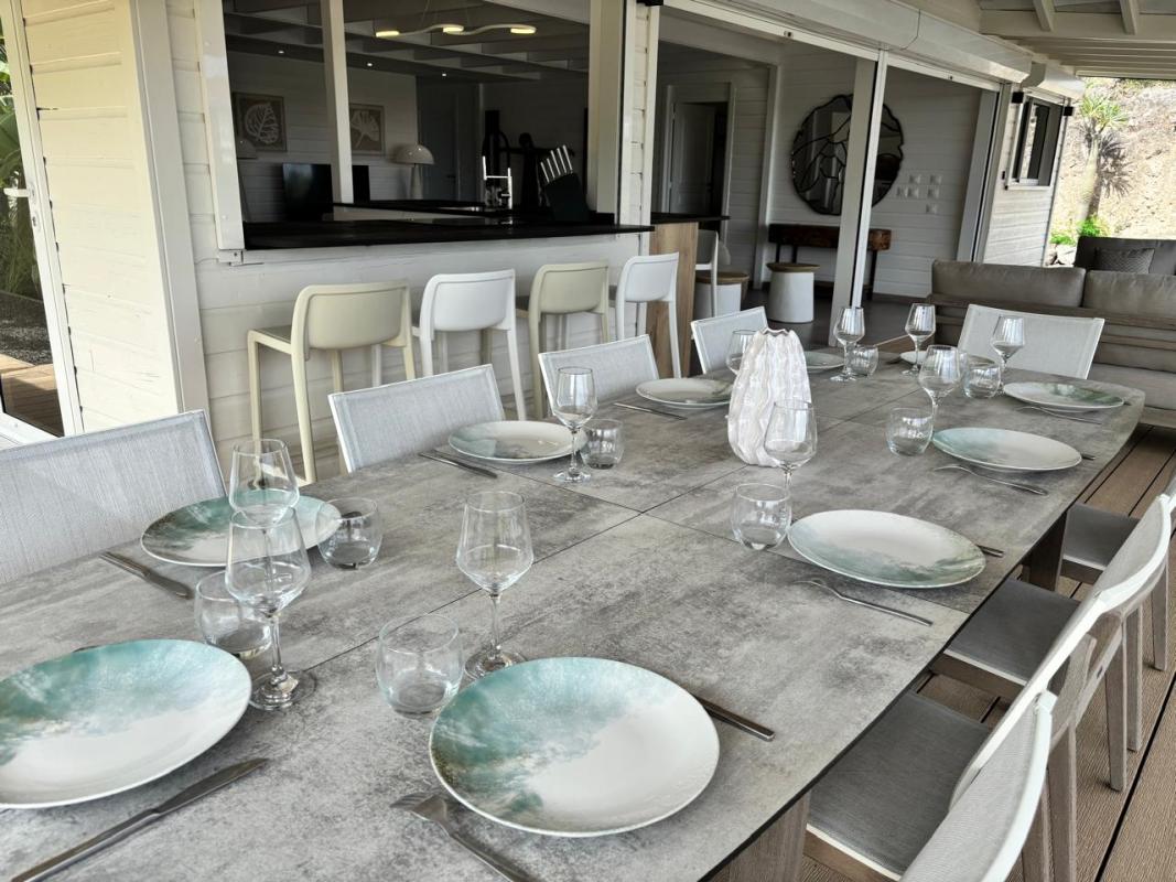 Location-5 suites-diamant-10 personnes-table à manger